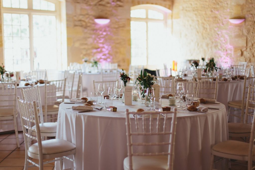 Déco table mariage : astuces pour la réussir parfaitement